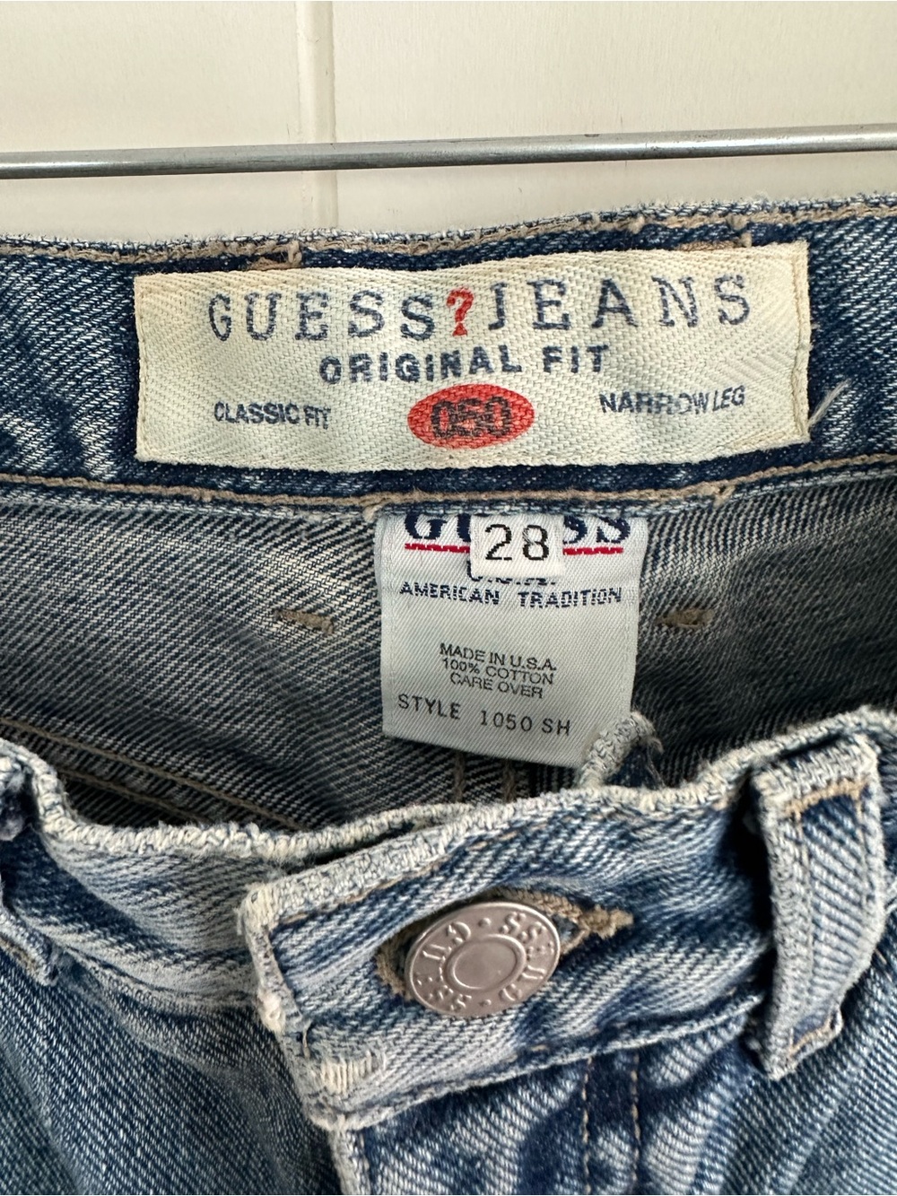Vintage Women’s Guess Classic Fit Narrow Leg Jean Jeans Made In USA - runs small - Picture 3 of 10